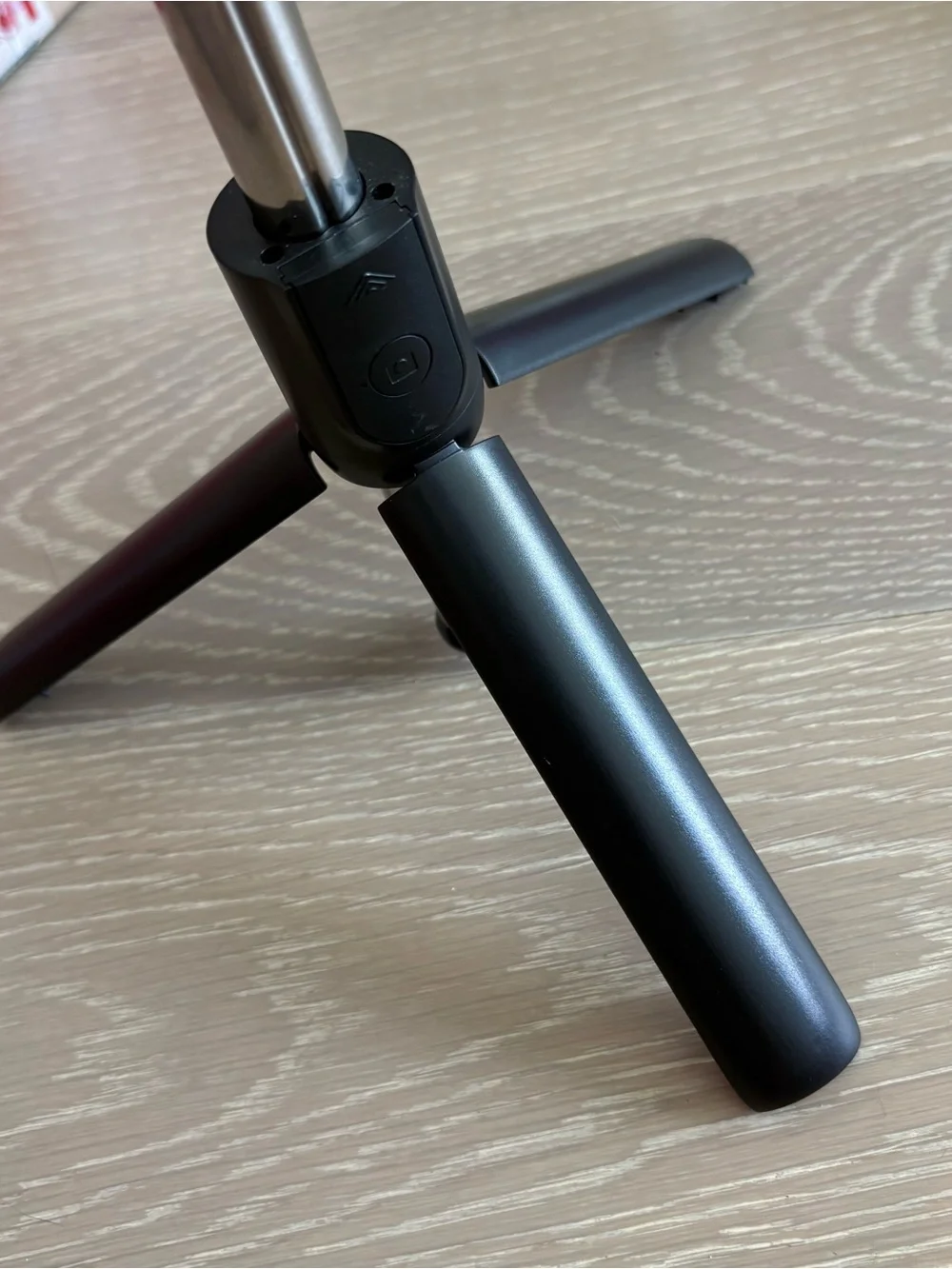 Compact Black Foldable Phone Mount tripod / Selfie Stick with shutter remote
